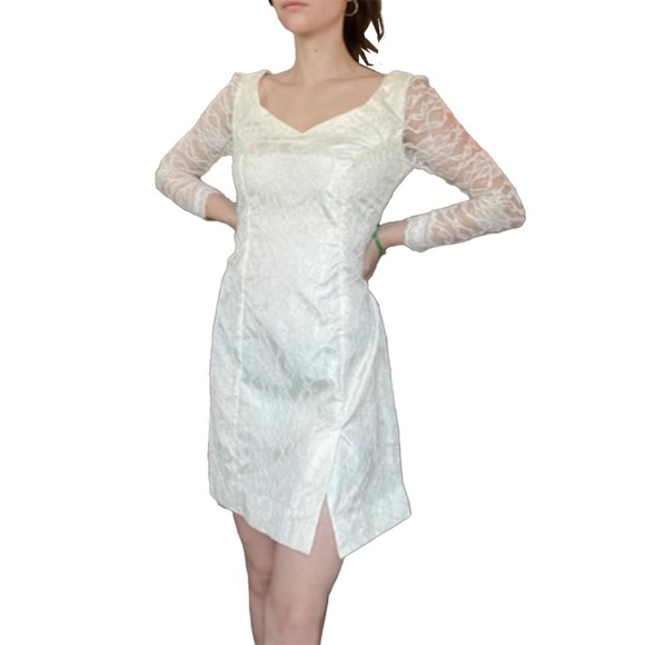 SOLD Vintage 80’s Lace Mini Dress Balletcore Side Slit Ivory / White - Picture 4 of 4